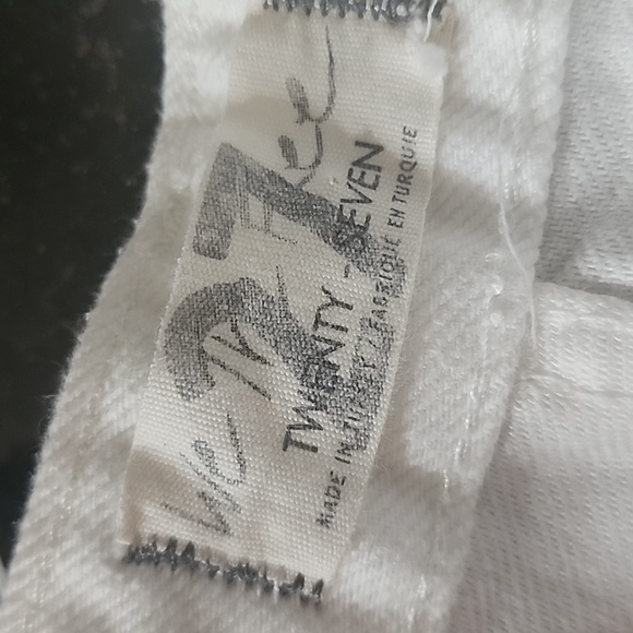 We the Free Distressed Mini jeans shorts in white Size 27 - Picture 10 of 10